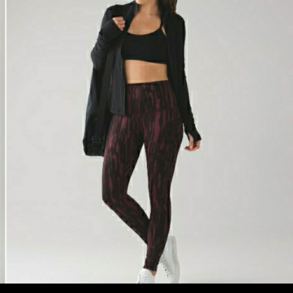 Lululemon Wunder Under (low rise) - Picture 2 of 2